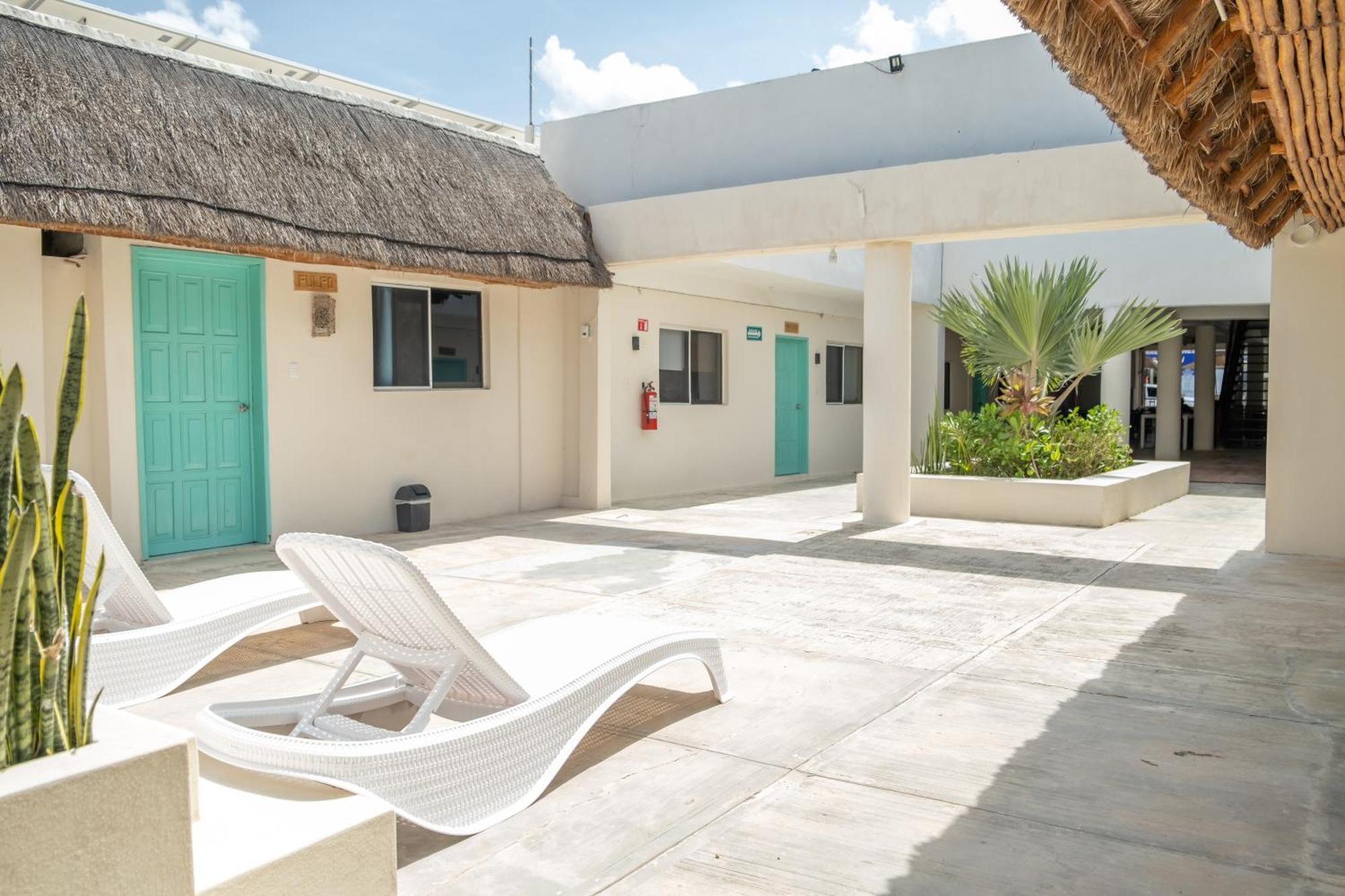 Hotel Pelicano Chiquila Exterior photo