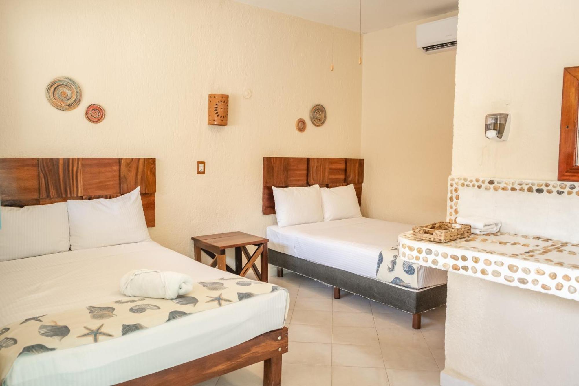 Hotel Pelicano Chiquila Exterior photo